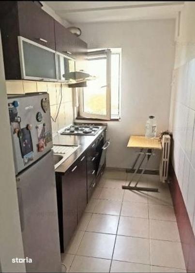 Garsonieră decomandată în Sud