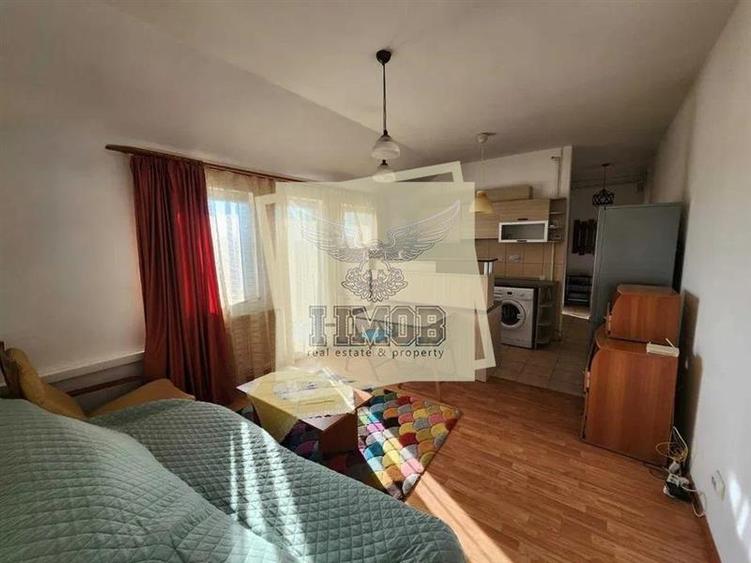 Apartament cu 3 camere semidecomandat în Cedonia