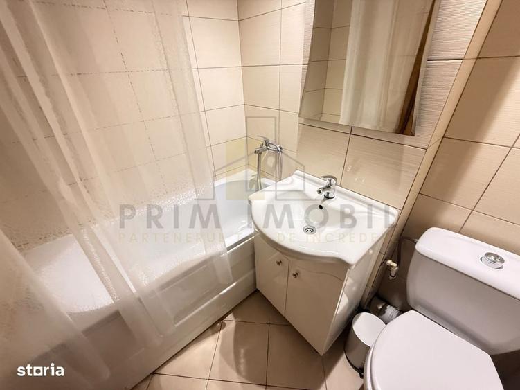 Apartament cu 2 camere decomandat în Hala Centrală