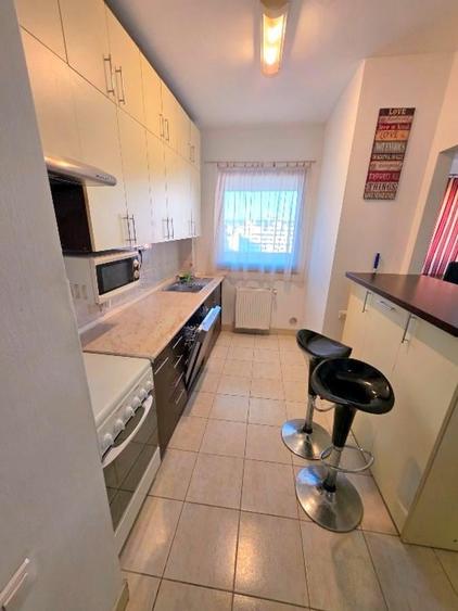 Apartament cu 2 camere semidecomandat, mobilat în Mărăști