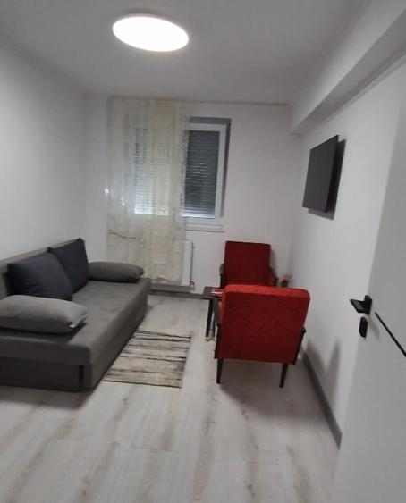 Apartament cu 2 camere decomandat, mobilat în Ultracentral