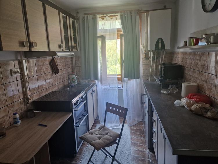 Ap 2 Cam,etaj 3,la cheie,50mp,decomandat,balcon,centrala, termopane - 2