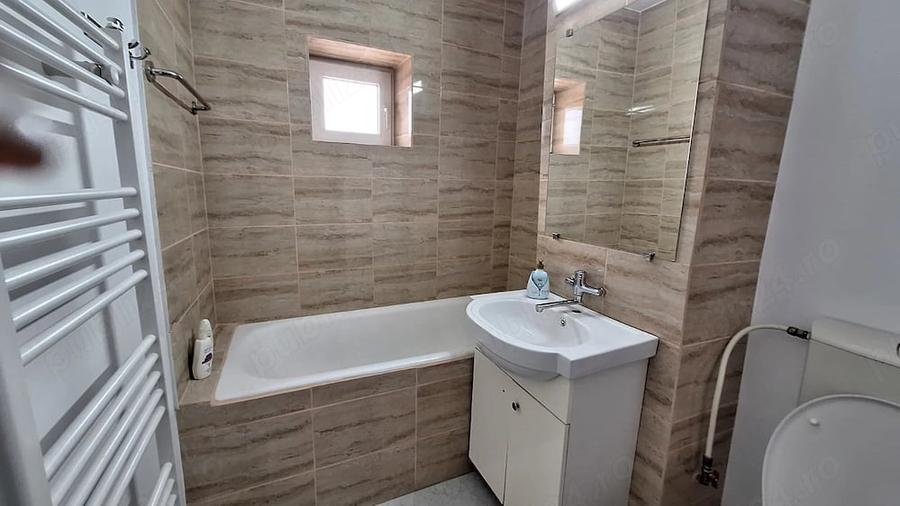 Apartament cu 3 camere decomandat în Capitol