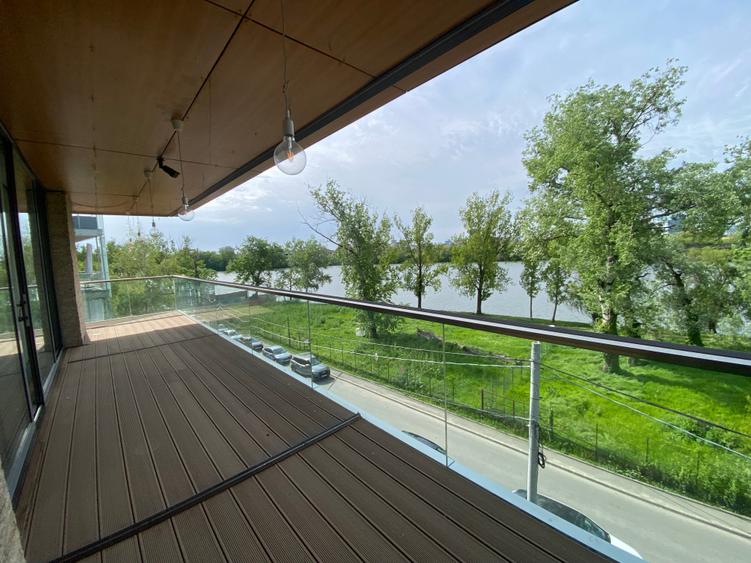 Apartament cu 4 camere în Băneasa
