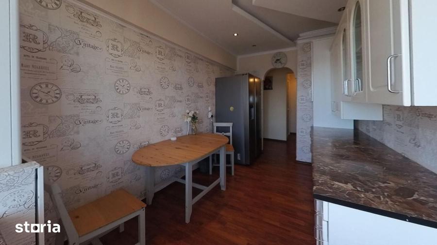 Apartament cu 4 camere decomandat în Banat