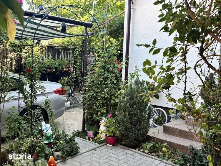 Casă cu 5 camere cu Teren 312 Mp în Aluniș
