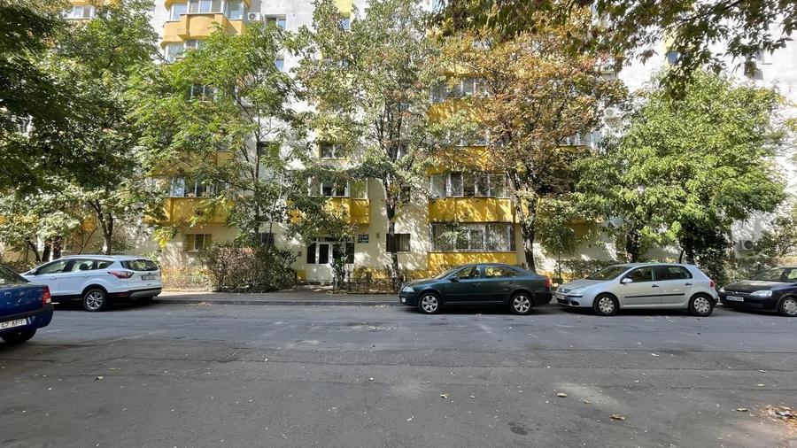 Apartament cu 2 camere decomandat, mobilat în Tei