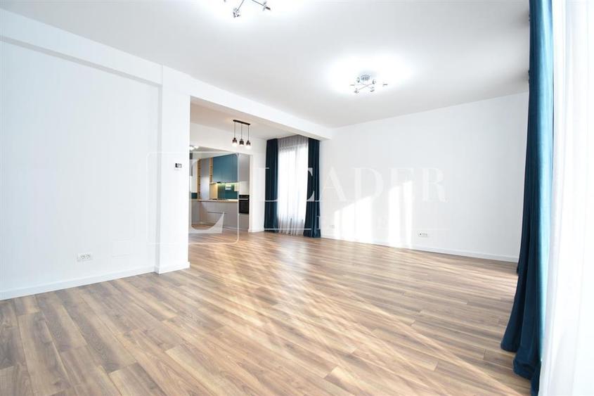 Duplex cu 5 camere cu Teren 250 Mp în Central