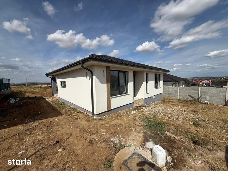 Casă cu 5 camere cu Teren 500 Mp în Paleu