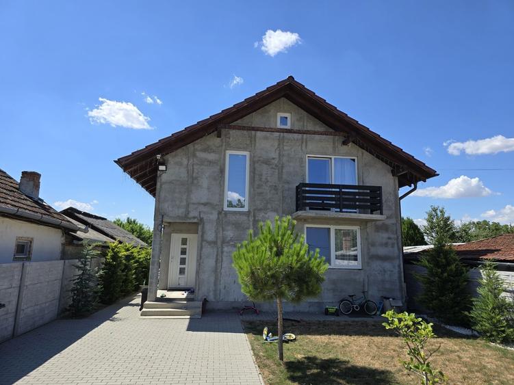 Casă cu 4 camere în Central