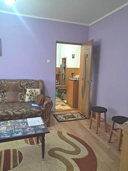 Apartament cu 3 camere nedecomandat în Hipodrom 2