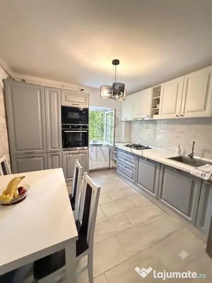 Apartament cu 4 camere decomandat în Aradului