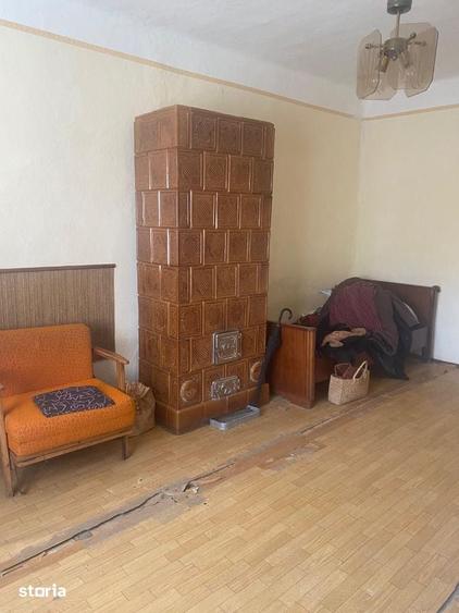 Casă cu 3 camere cu Teren 1500 Mp în Borș