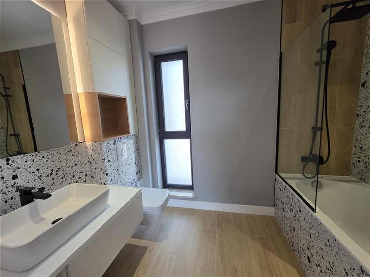 Casă individuală cu 4 camere cu Canalizare în Sud-Est