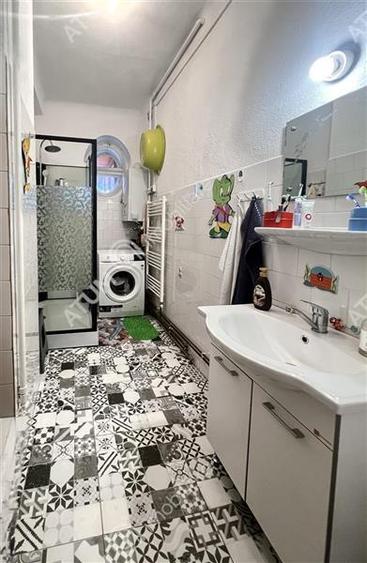 Apartament cu 4 camere decomandat, mobilat în Aeroport