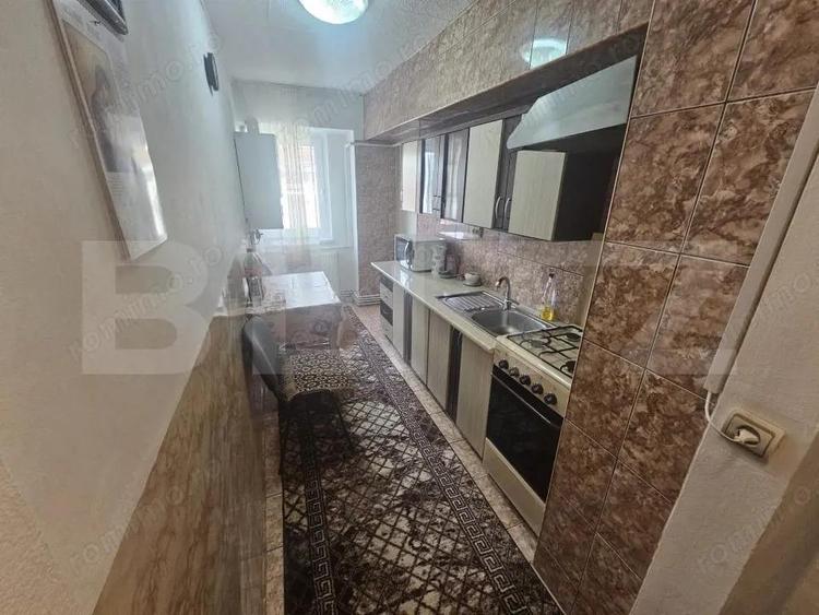 Apartament cu 4 camere semidecomandat în Central