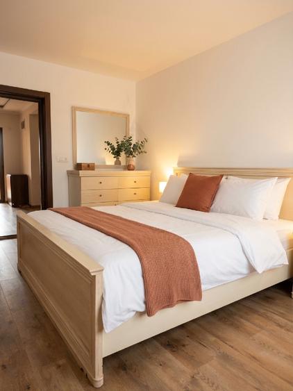 Casă individuală cu 6 camere cu Teren 300 Mp în Agigea