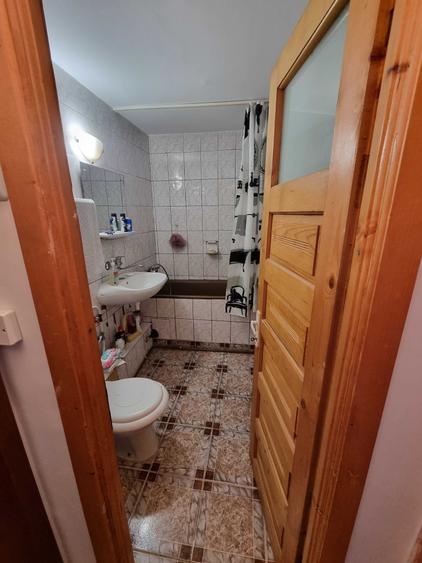 Apartament cu 2 camere decomandat în Rociu