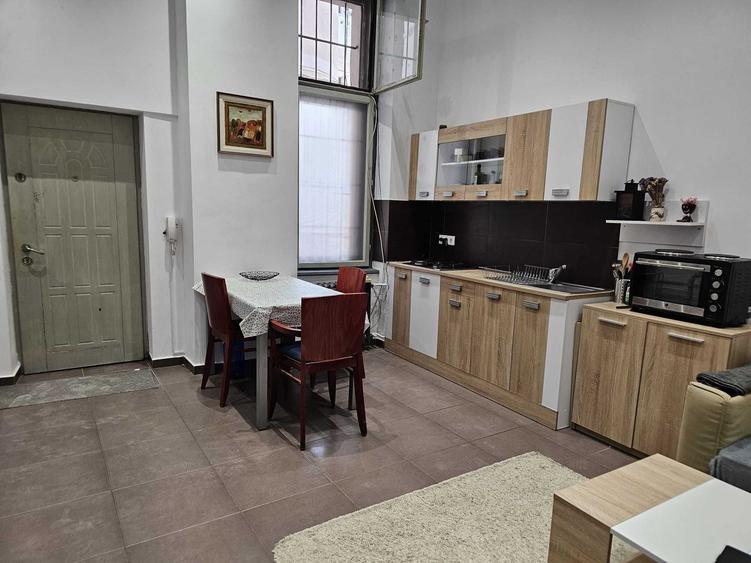 Apartament cu 2 camere semidecomandat în Ultracentral
