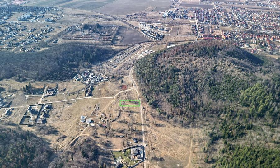 Teren Construcții intravilan de 1829 mp, în Cristian