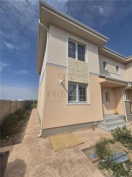 Duplex cu 4 camere cu Teren 300 Mp în Moșnița Nouă