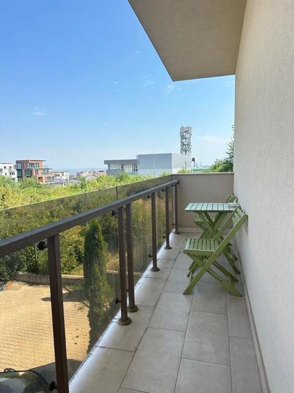 Apartament cu 3 camere semidecomandat în Dosu Bricii