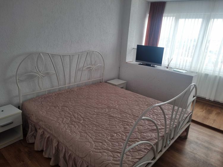 Apartament cu 2 camere decomandat în Podgoria