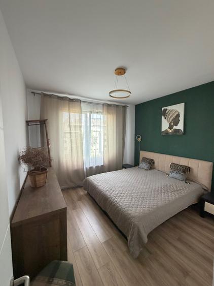 Apartament cu 3 camere decomandat în Sisești
