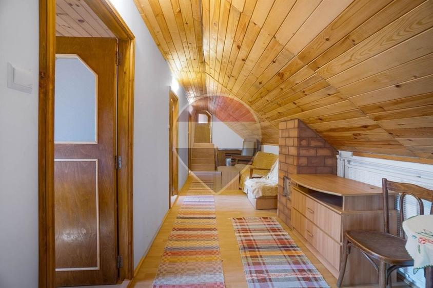 Casă individuală cu 6 camere cu Teren 5178 Mp în Vâlcele