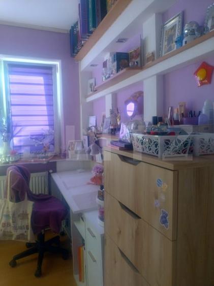 Apartament cu 3 camere decomandat, mobilat în Astoria