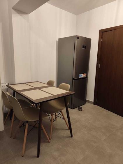 Apartament cu 2 camere decomandat în Cățelu
