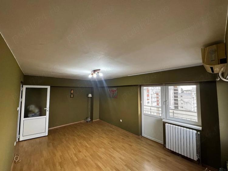 Apartament cu 3 camere decomandat în Exterior Sud