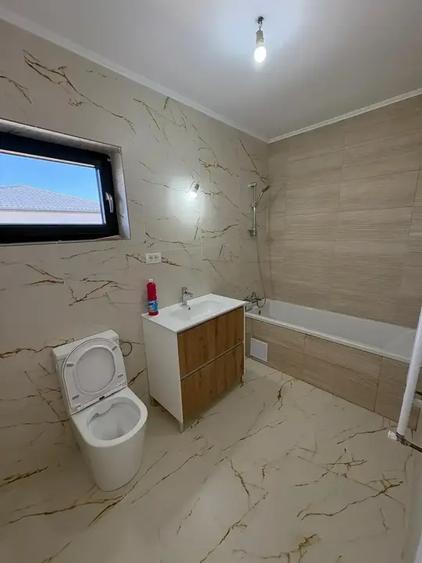 Casă cu 4 camere cu Canalizare în Afumați