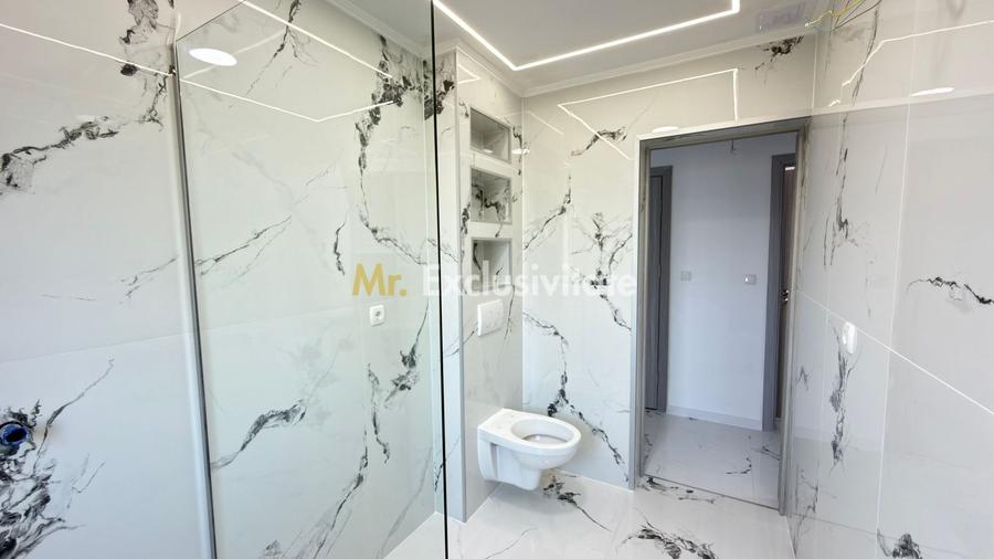 Apartament cu 3 camere semidecomandat în Sud-Vest