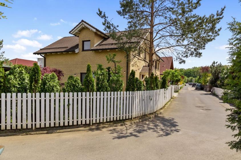 Casă cu 4 camere cu Teren 519 Mp în Corbeanca