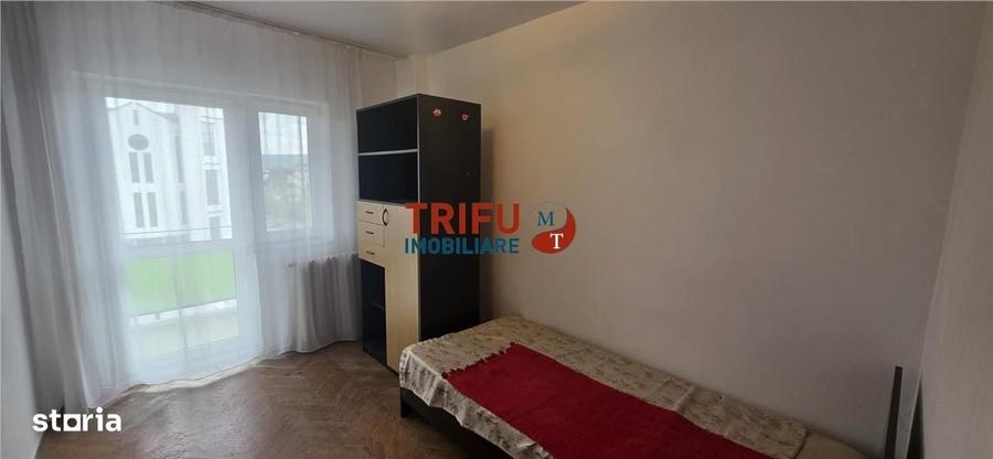 Apartament cu 3 camere decomandat în Tolstoi