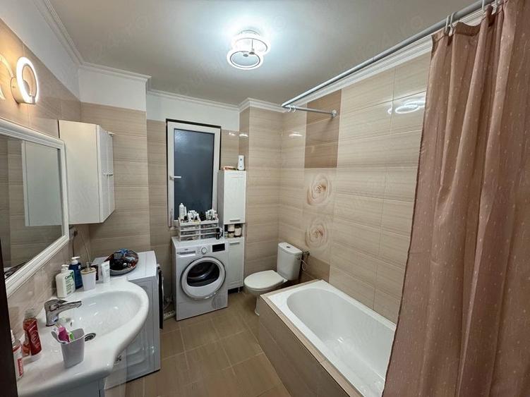 Apartament cu 2 camere decomandat în Pietroasa