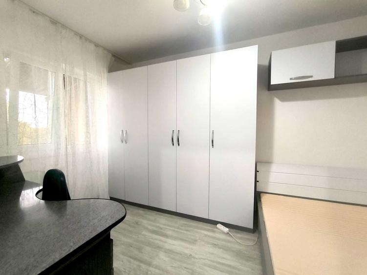 Apartament cu 3 camere semidecomandat în Central