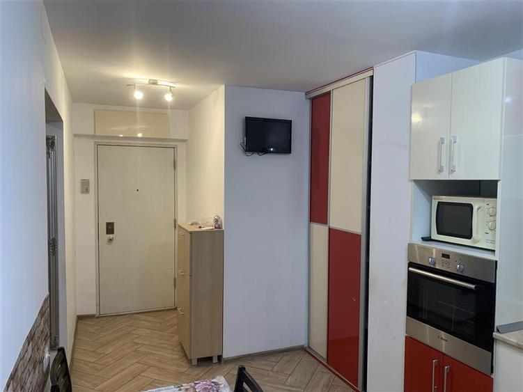 RECO  Apartament 3 camere tip B de inchiriat in Rogerius 66 mp, etaj 6, lift si - 12
