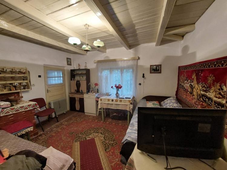 Casă individuală cu 2 camere cu Teren 2370 Mp în Bahna