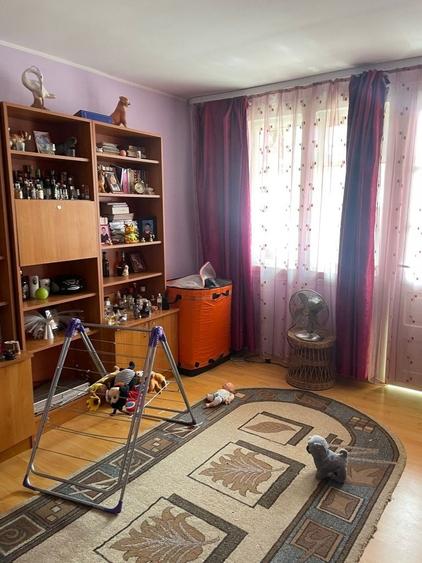 Apartament cu 3 camere în Ostra