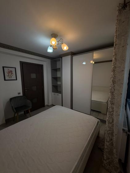 Apartament cu 3 camere semidecomandat, mobilat în Teiul Doamnei