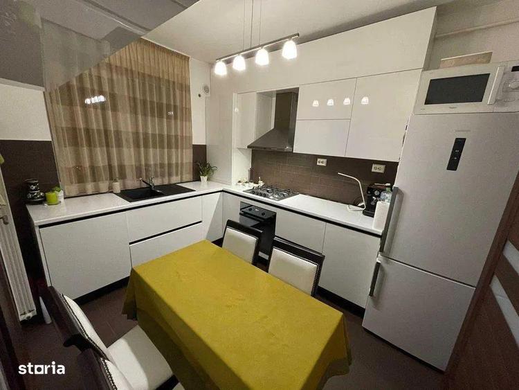 Apartament cu 3 camere în Plopilor