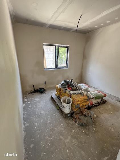 Casă cu 5 camere cu Teren 300 Mp în Lumina