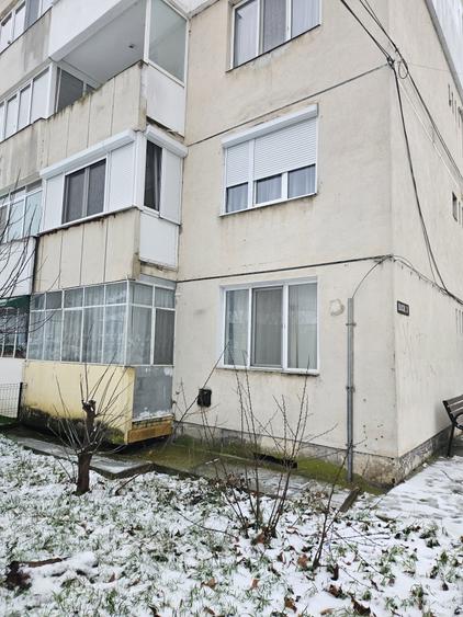 Apartament de Vanzare Moreni- Parter - 4