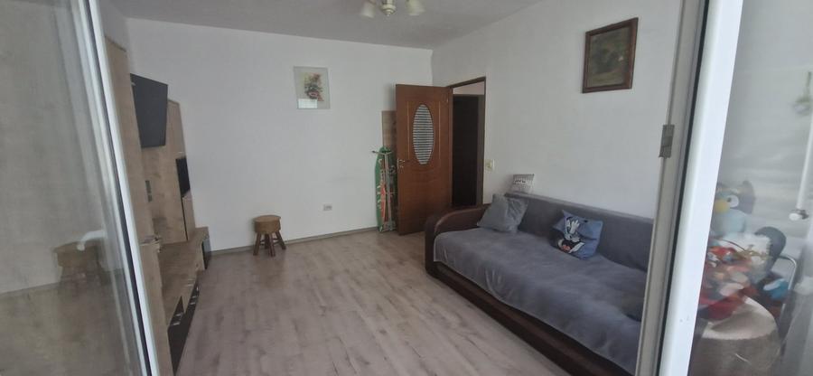 Nou pe piață! Apartament 1 cameră, etaj intermediar, 2 balcoane, str. EROILOR - 1