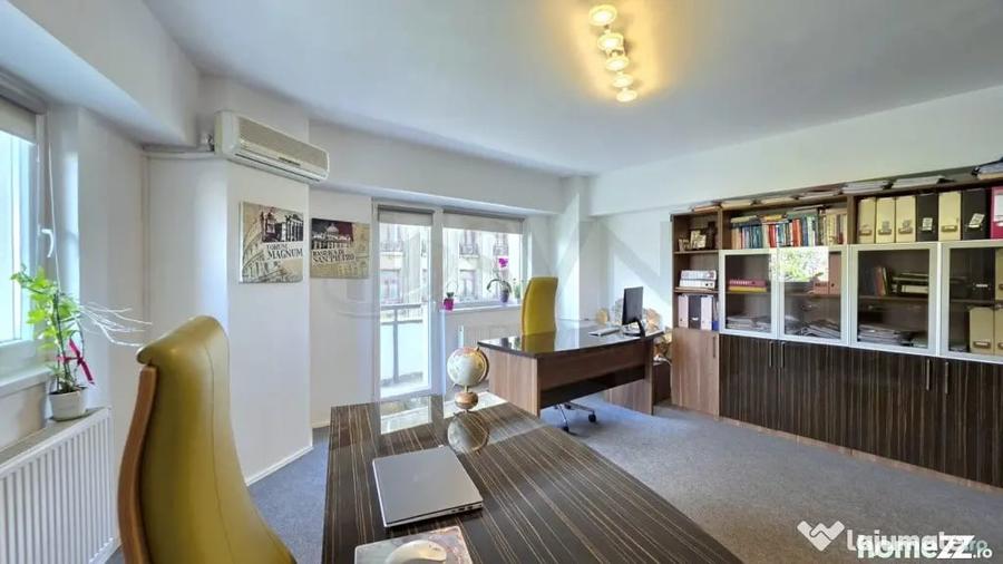 Apartament cu 4 camere semidecomandat în Universitate