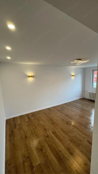Apartament cu 3 camere decomandat în Ștefan cel Mare