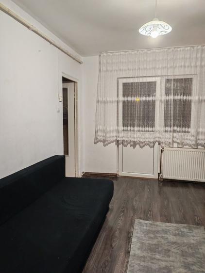 Garsonieră decomandată în Exterior Vest