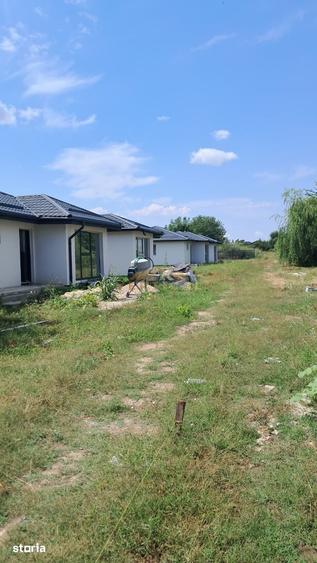 Casă cu 3 camere cu Teren 300 Mp în Berceni